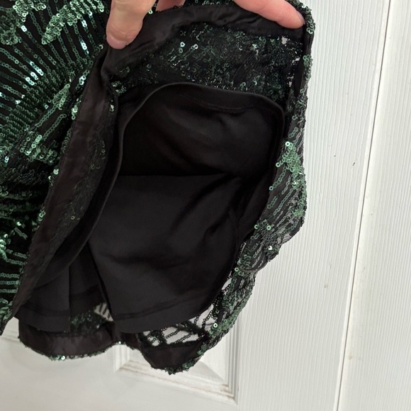 NWT / NEW Calvin Klein Sequin Illusion-Yoke Formal Gown Black Green SZ 2 - Picture 7 of 12